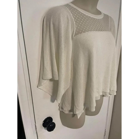 NEW Francesca’s Polka Dot Blouse With Wing Sleeves Size Medium #0272 - Picture 3 of 6